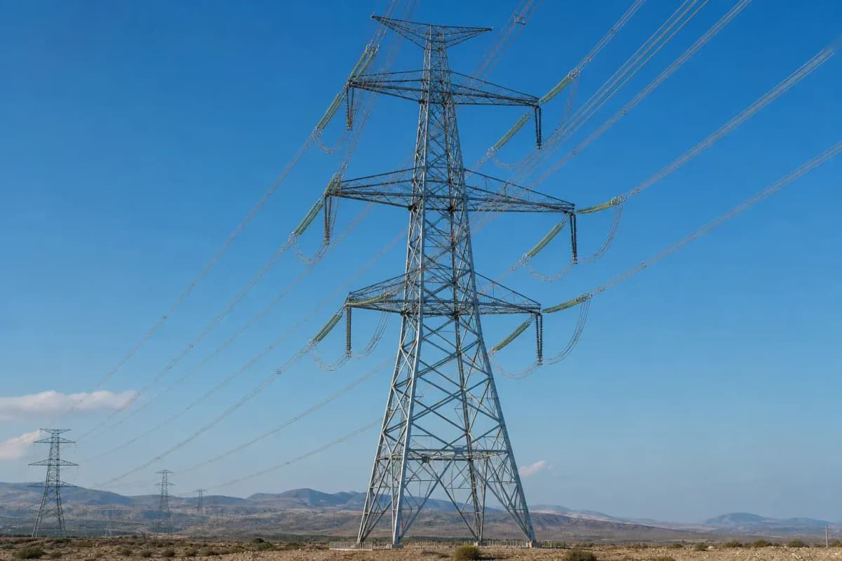 91m 750kV Heavy Lattice Tangent Tower Flanged - UHV Transmission Support