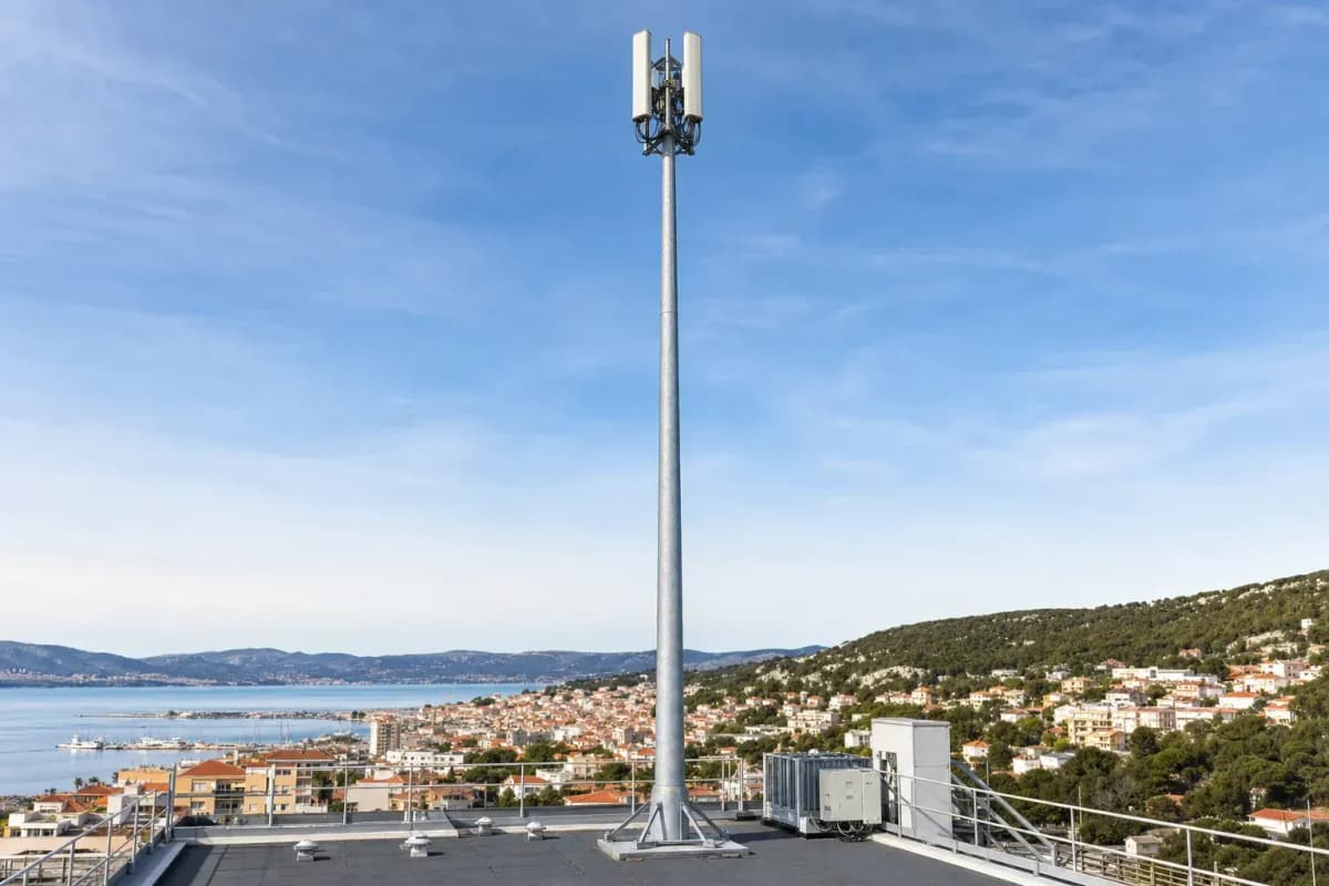 19m Rooftop Tower Building Mount Slip-Joint - 39 m/s Steel Telecom Support