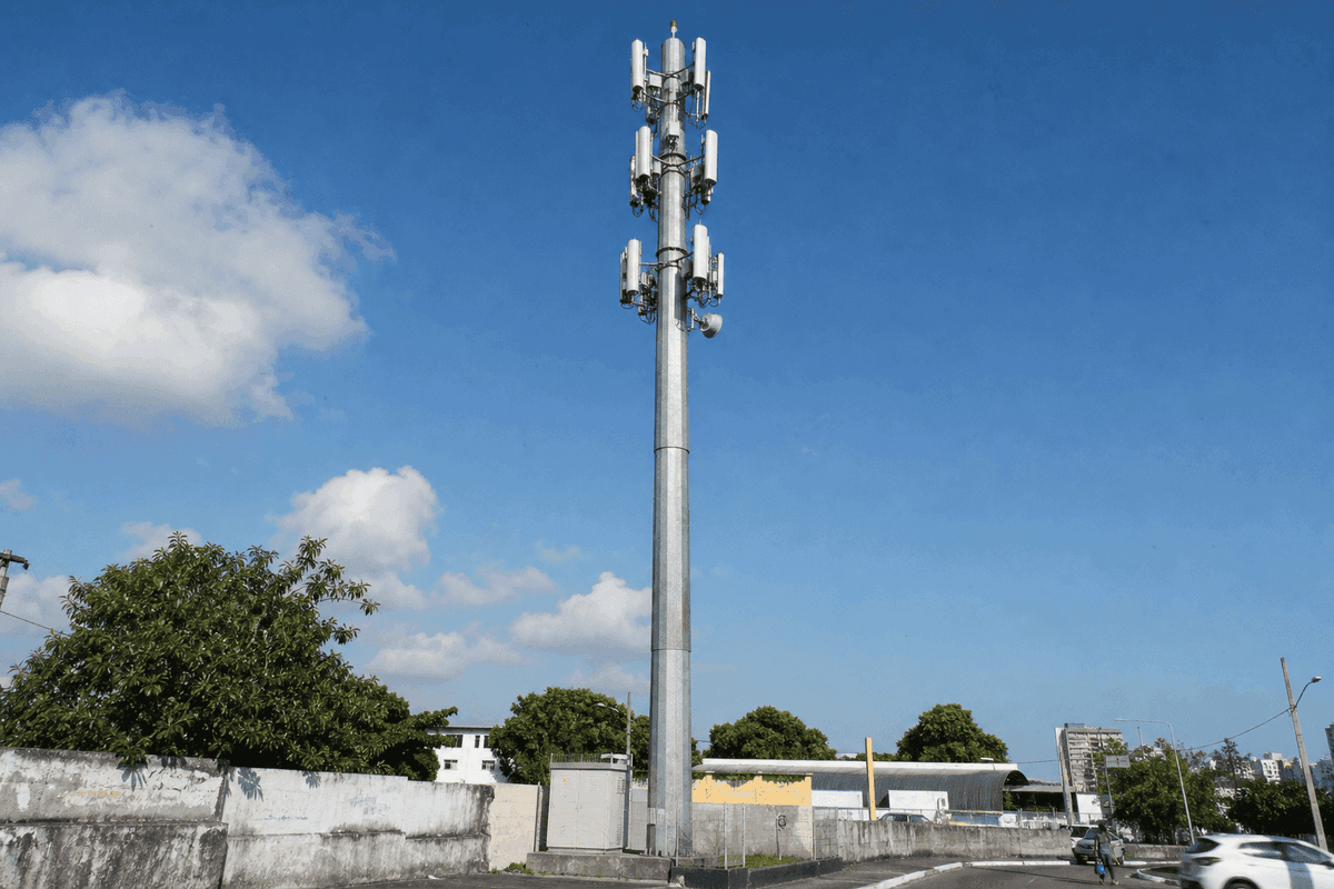 Recife Telecom Tower Market Analysis: 30m Steel Monopole Configuration for Coastal 4G/5G Macro Coverage